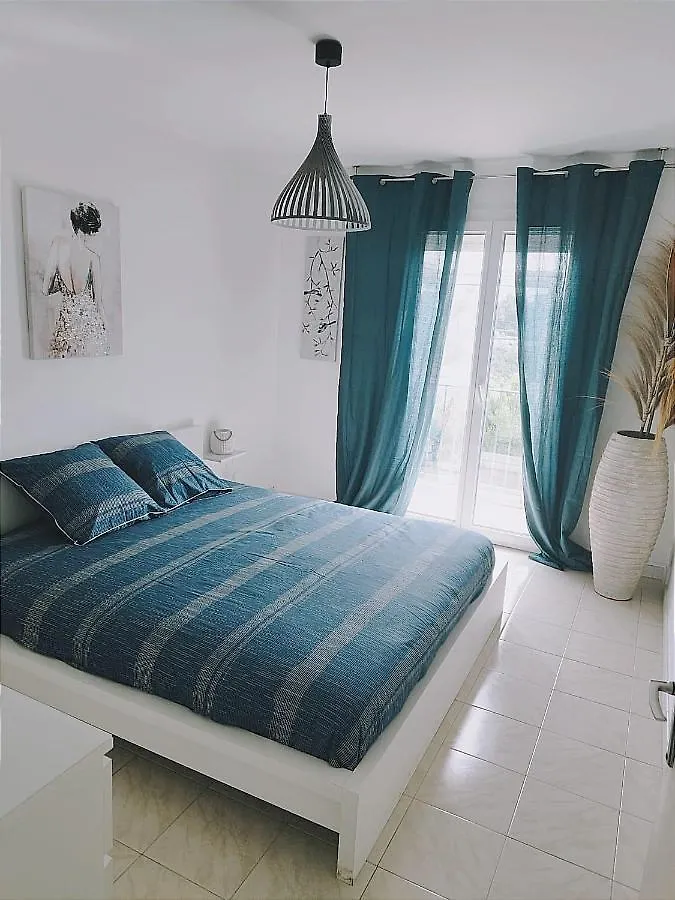 Apartment Vue Mer Grande Terrasse Plage A 2 Min A Pieds Sanary-sur-Mer